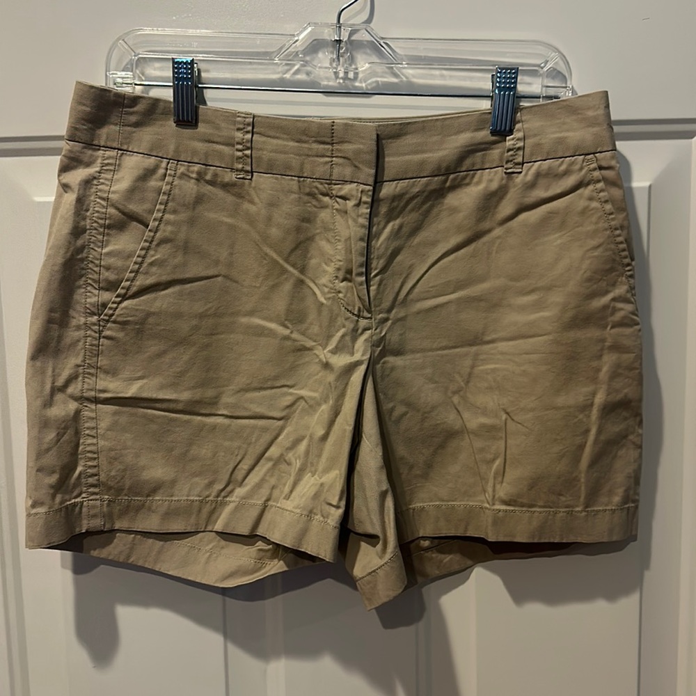 J Crew 100% cotton Chino broken in khaki women’s shorts. Size 8